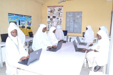 Albayan Academy Kano students memorizing Qur’an in class.